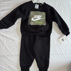 Nike Black 2-Piece Set 2T New with Tags